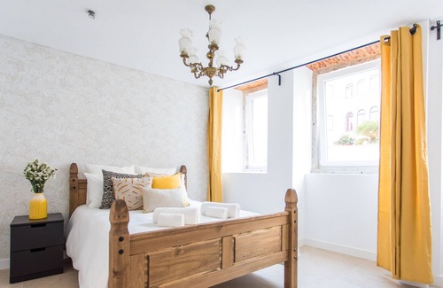 Santo Amaro Apartamento | Lx Factory Design Lemon Style con un lindo patio