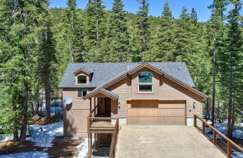 Kingswood Estates Casa | Lx22 Lake Tahoe north shore 4 bed cabin hot tub