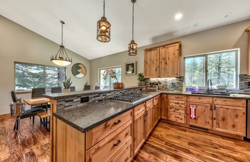 Tahoe Paradise Casa | Lx24 south lake tahoe brand new cabin vhr210131