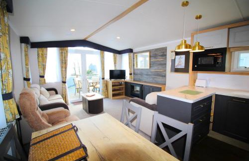Lydstep Casa | Lydstep Beach Village - 38 Gardens