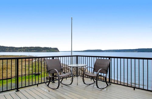 Anderson Island Casa | Lyle Point Inn