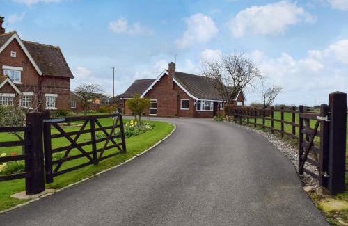 Sandbach Casa | Lyncroft Holiday Bungalow
