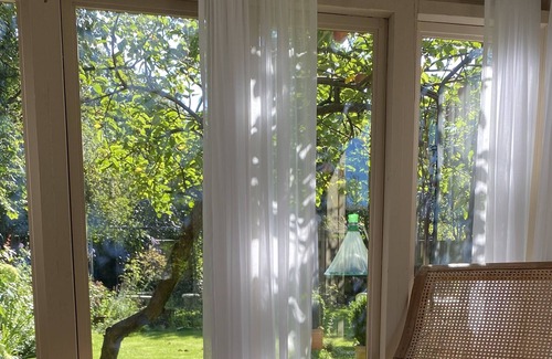Huyton Casa | Lyndhust - Victorian villa with heated swimming pool