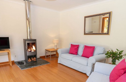 Fivelanes Cabaña | LYNHAYS, ideal para familias, con chimenea en Launceston, Ref 1011203