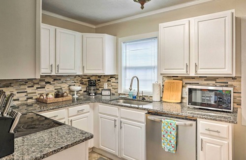 Dixieland Cabaña | Pet-friendly Cottage Near Downtown Lakeland