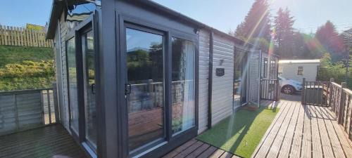 Evanton Otro | Lynton lodges