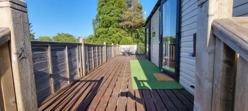 Evanton Otro | Lynton lodges