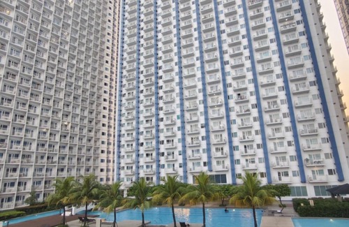 Valenzuela Condominio | Lynzstaycation Makati