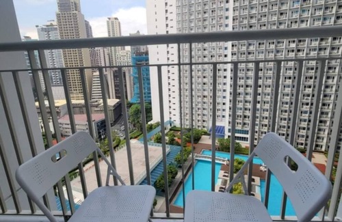 Valenzuela Condominio | Lynzstaycation Makati