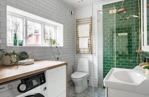 Saltsjo Boo Villa | Lyxigt hus i Stockholm med bastu och sjöutsikt