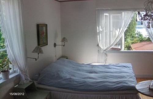 Gnesta Cama Y Desayuno | Mälby Säteri B&B