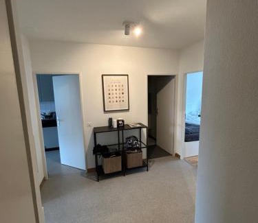 Gundeldingen Apartamento | Möbelierte Wohnung mit Balkon zwischen Bahnhof und St Jakob