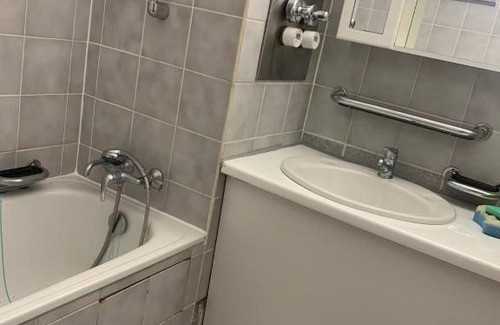 Neuehrenfeld Apartamento | Möblierte Apartment im Herkules Köln Neuehrenfeld