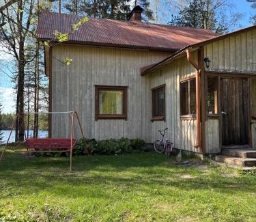 Sonkajarvi Chalet De Esquí | Mökki järvenrannalla