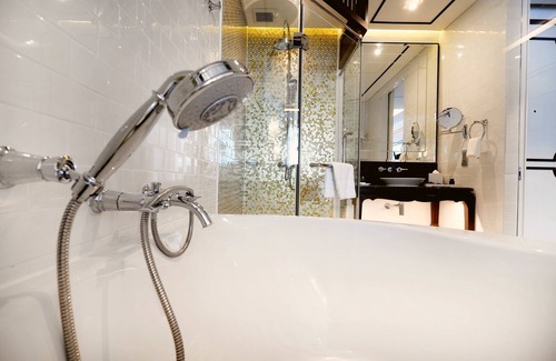 Patong Hotel | Mövenpick Myth Hotel Patong Phuket
