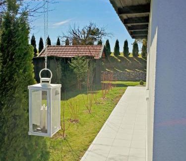 Degerndorf Apartamento | Münsing Nähe Starnberger See, schöne Ferienwohnung, Gästewohnung 125qm EG und OG KONTAKTFREI