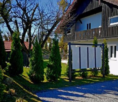 Degerndorf Apartamento | Münsing Nähe Starnberger See, schöne Ferienwohnung, Gästewohnung 125qm EG und OG KONTAKTFREI