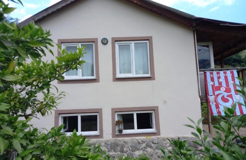 Akcaabat Chalet De Esquí | Müstakil bağ evi Trabzon derecik sera gölün den 7 km uzakta