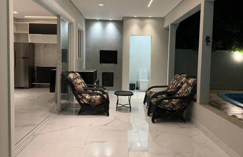 Matinhos Casa | M&M House - Casa com Piscina e Ar Condicionado em Matinhos