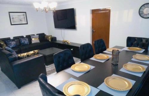Ruwa Casa | M&M SIGNATURE GUEST HOUSE 5 BEDDED SLEEPS 8 in RUWA HARARE LUXURIOUS AMENITIES DECO AND MORDEN GAZEBO SOLAR GAS GEYSER WIFI BOREHOLE DURAWALLED GATED SECURITY CAR PARK STAFF LAUNDRY CATERING PURE COMFORT 25MINS FROM CBD &AIRPORT