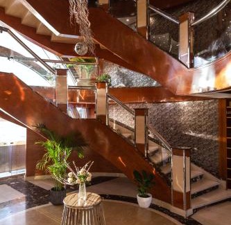 Nile River Luxor Alquiler De Eote | M/S Esmeralda Nile Cruise - 4 or 7 Nights From Luxor each Monday and 03 Nights From Aswan each Friday