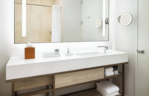 Financial District Hotel | M Social New York Downtown (Formerly Millennium Downtown New York )