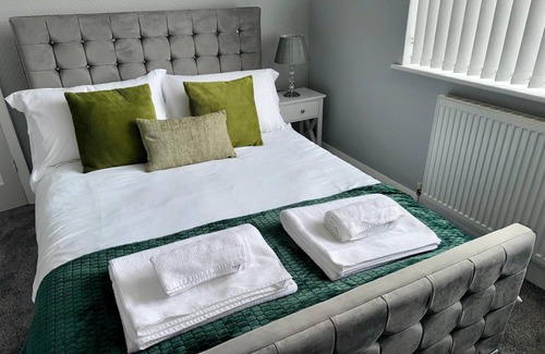 Sutton-in-Ashfield Casa | M1 Link 2 Bed House Wifi Parking,Contractors
