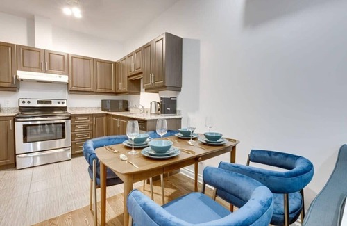 Milton Park Apartamento | M11 | Boulevard Suites: Large 3-BR DT Montreal 2F