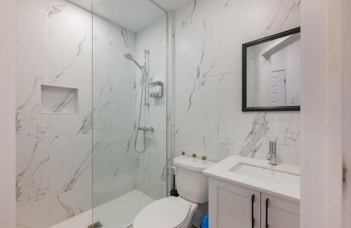 Mile End Apartamento | M11 Luxury 2BR Sofa Bed in the Heart of PlateauMile-End