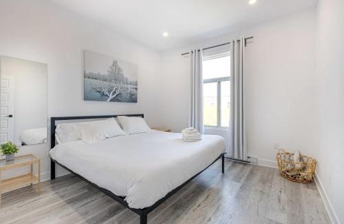 Mile End Apartamento | M11 Upscale Spacious 1BR wKingBed AC in Heart of PlateauMile-End