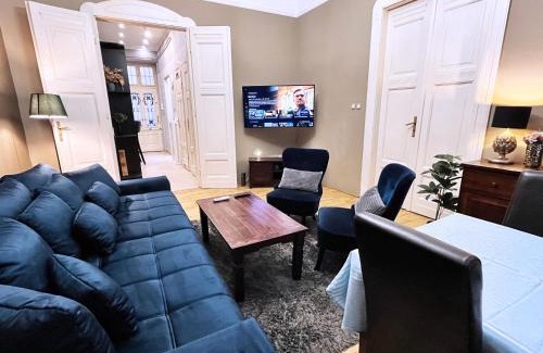 Ferencvaros Apartamento | M13 Rustic Stylish with King Bed & Friendly Host