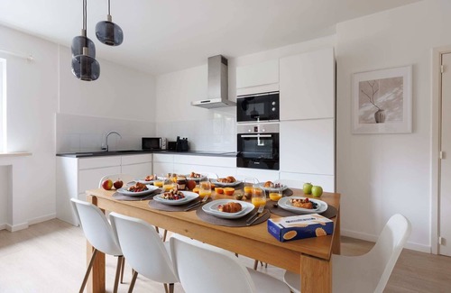 Wijk van de Squares Apartamento | MA - Charlemagne VI - Tres Habitaciones Piso, Capacidad 8