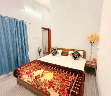 Mahmoorganj Casa | MA KALIKA GUEST House