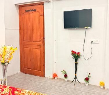 Mahmoorganj Casa | MA KALIKA GUEST House