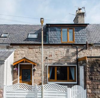 Nairn Casa | Mabels Cottage by the beach