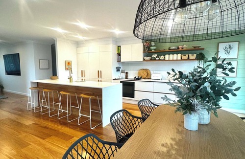 Lake Conjola Casa | Mabel’s Lake Conjola - If you know, you know…