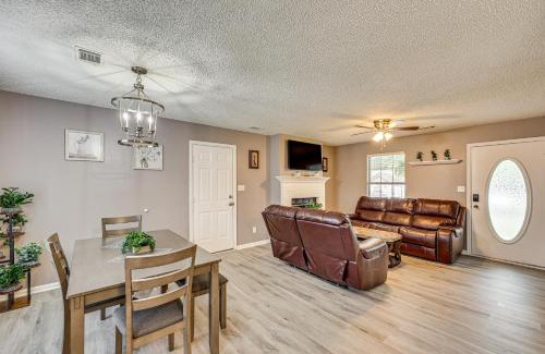 Mabelvale Casa | Mabelvale Home with Grill 12 Mi to Little Rock!