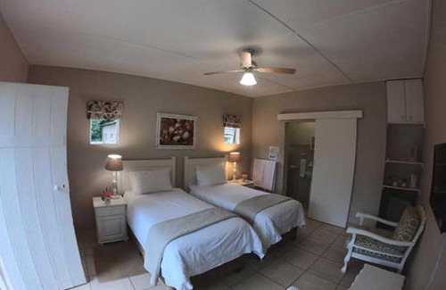 Ixopo Casa | Mac Nicol's Farm House B&B
