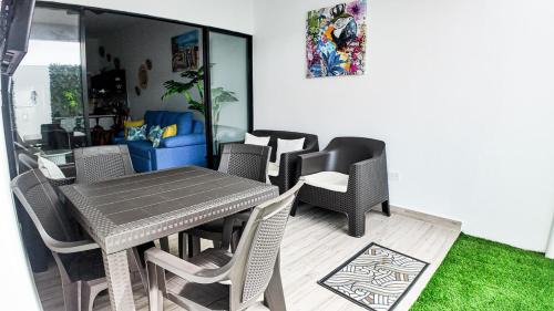 Proyecto Valle Escondido Casa | Macaw House with private pool in Arenas Herradura