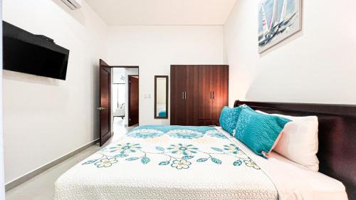 Proyecto Valle Escondido Casa | Macaw House with private pool in Arenas Herradura