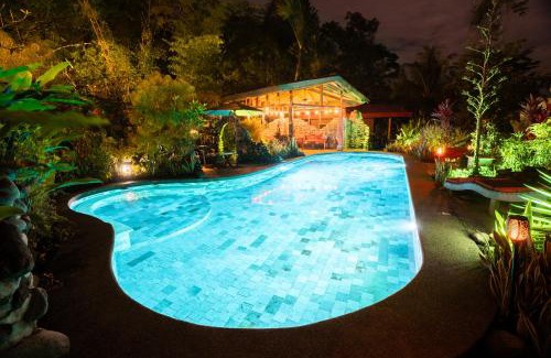 Uvita Casa | Macaw Villa - Riverfront With A Pool