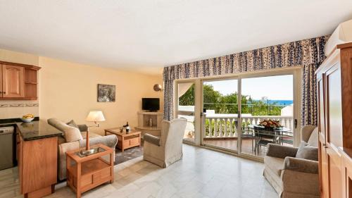 Calahonda Apartamento | Macdonald Leila Playa Resort