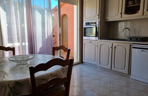 Rogliano Apartamento | Macinaggio apartment 100m2, 2 terraces, 3 bedrooms close to shops and sea.