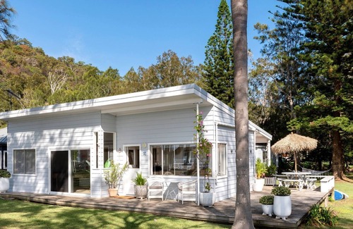 Great Mackerel Beach Cabaña | Mackeral Beach Cottage + Cabin by TCC