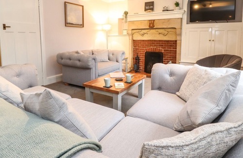 Cark Cabaña | MACKERETH COTTAGE AT HOLKER, pet friendly in Cark In Cartmel