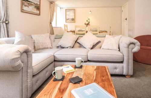 Cark Cabaña | MACKERETH COTTAGE AT HOLKER, pet friendly in Cark In Cartmel