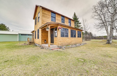 Mackinaw City Cabaña | Mackinaw City Getaway - 3 Mi to City Beach!
