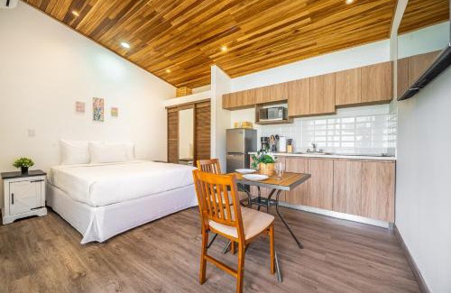 Coco Hotel | Macondo Ecolodge Guaria Morada - Estrella de Fuego