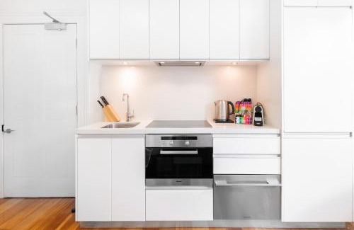 Glebe Apartamento | MadeComfy Cosy Studio in Leafy Glebe Estate
