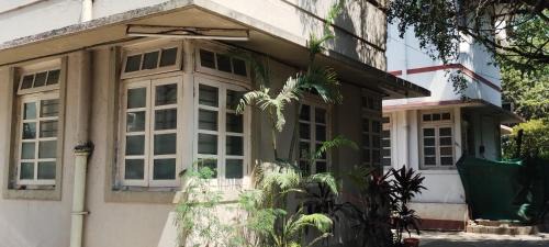 Central Pune Casa | Madhav Bhavan Guest house
